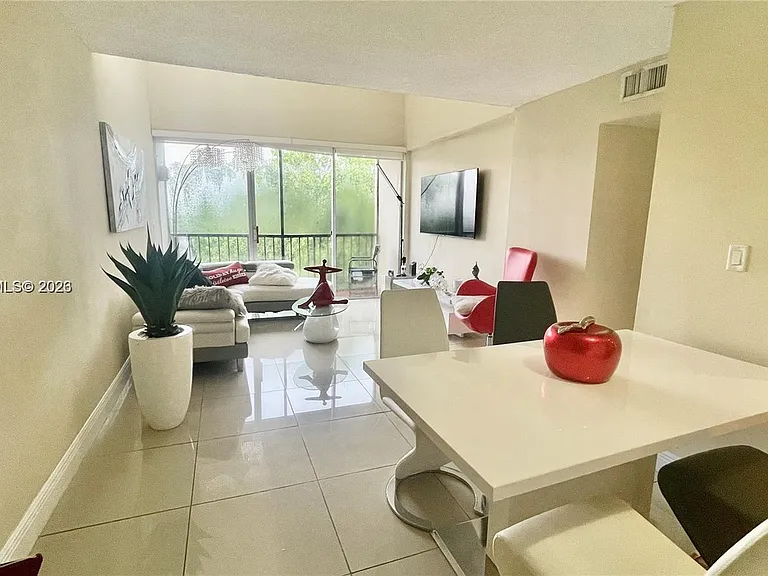 8850 Fontainebleau Blvd #401 — Photo 7