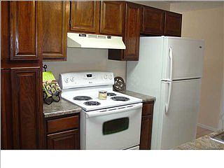5th image of 3167 N Brookfield Ct