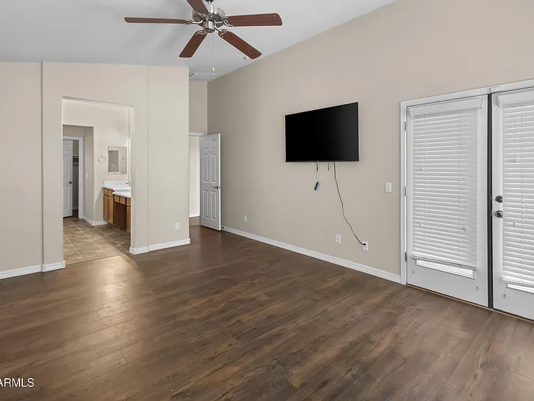 2501 S 255th Dr — Photo 15