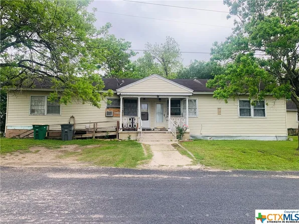 102 S Victoria St, Victoria, TX 77901