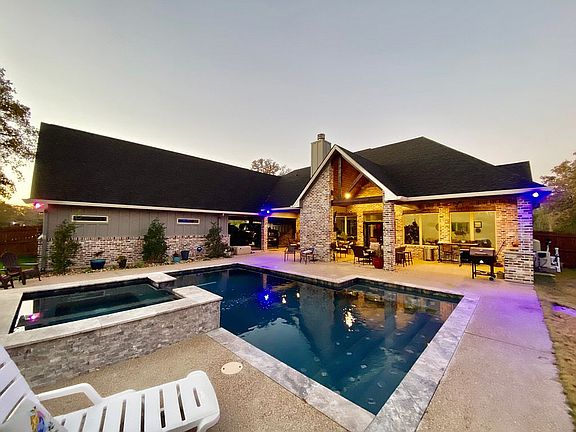 2nd image of 2717 Thornberry Dr