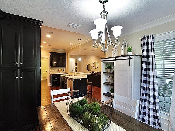 3rd image of 3391 Nottinghill Ln