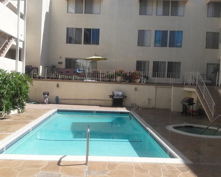 1st image of 17440 Burbank Blvd APT 201