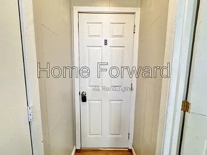 2 bed, 1.0 bath, 900 sqft, $1,000 — Photo 2