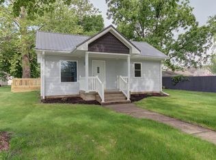 606 N Niles Ave, Tuscola, IL 61953