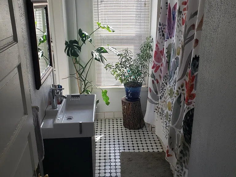 Roland Ave — Photo 16