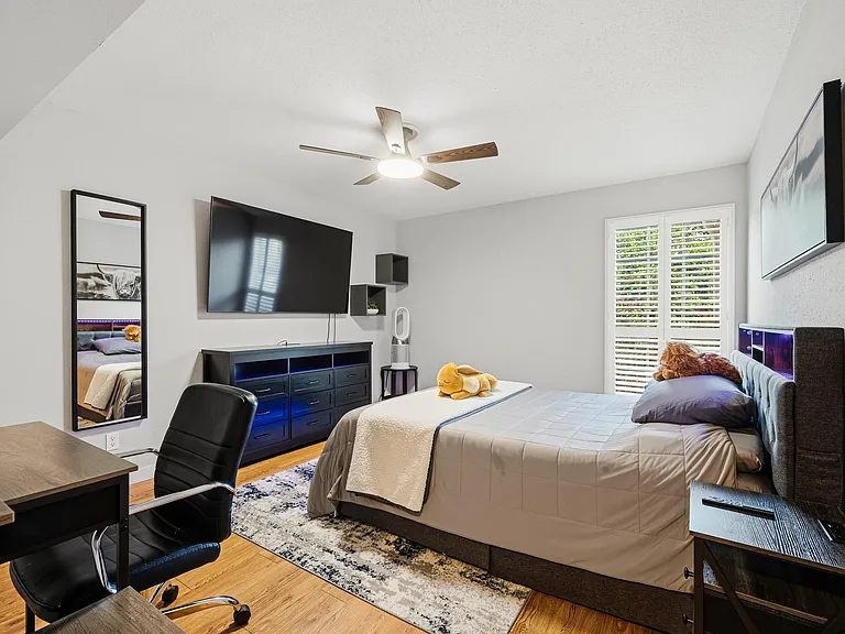 1860 White Oak Dr #242 — Photo 15
