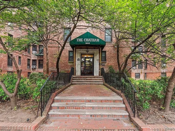 140-18 Burden Cres #209, Jamaica, NY 11435