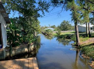 16 Childers Ln, Freeport, FL 32439