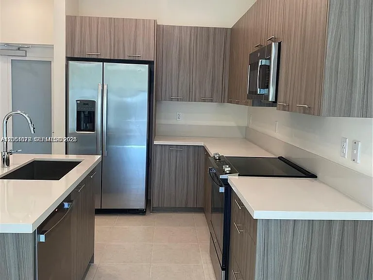 8201 NW 41st St #D-202 — Photo 3