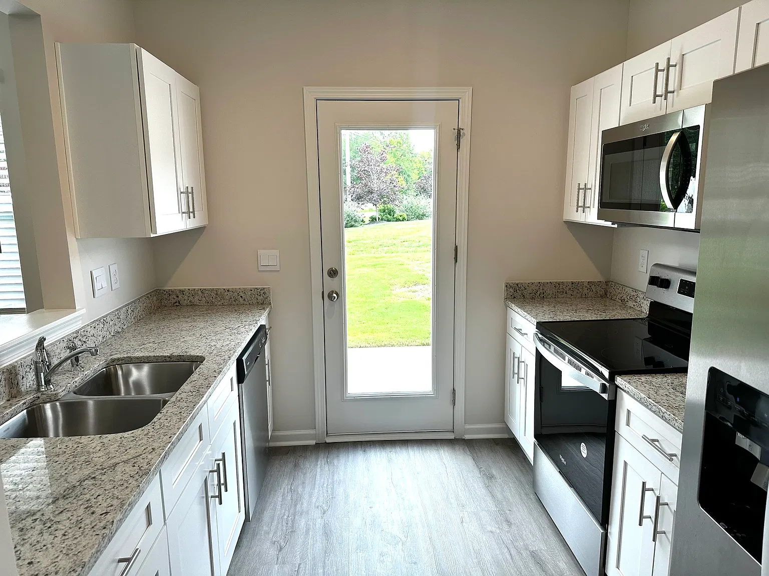 3 bed, 2.5 bath, 1416 sqft, $1,625 — Photo 4