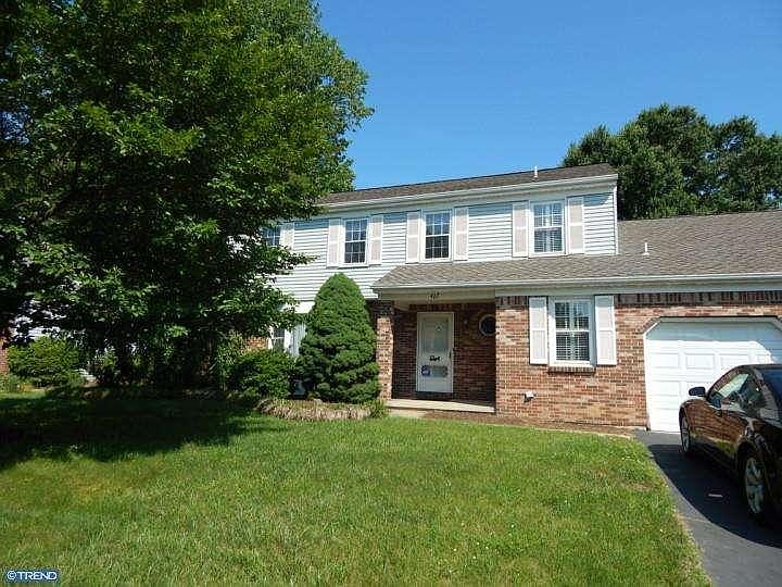 1st image of 427 Greenwood Dr