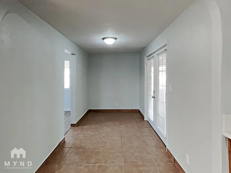 1340 Chestnut St — Photo 5