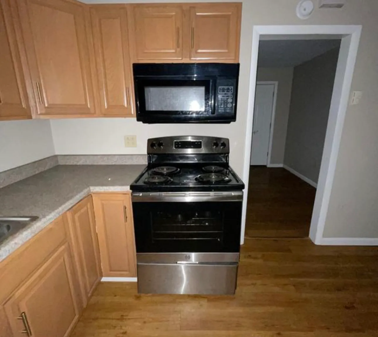 2 bed, 650 sqft, $1,100 — Photo 3