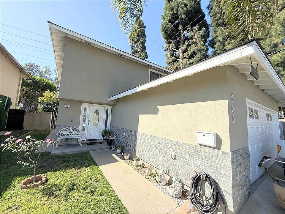 1st image of 900 E Sagebank St