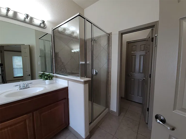 10028 Lisi Anne Dr — Photo 23