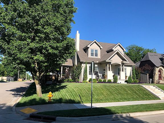 2nd image of 1603 S Florence Ave