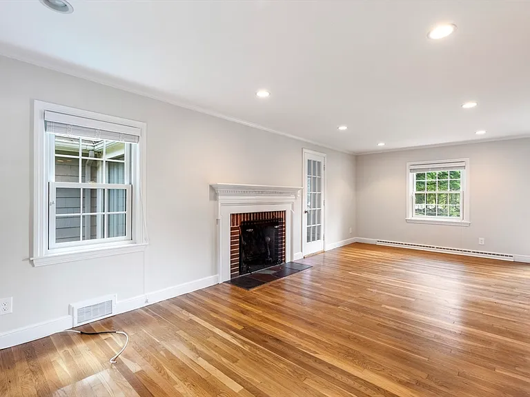 216 Claybrook Rd — Photo 5