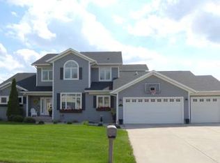 1135 June Ct, Windom, MN 56101