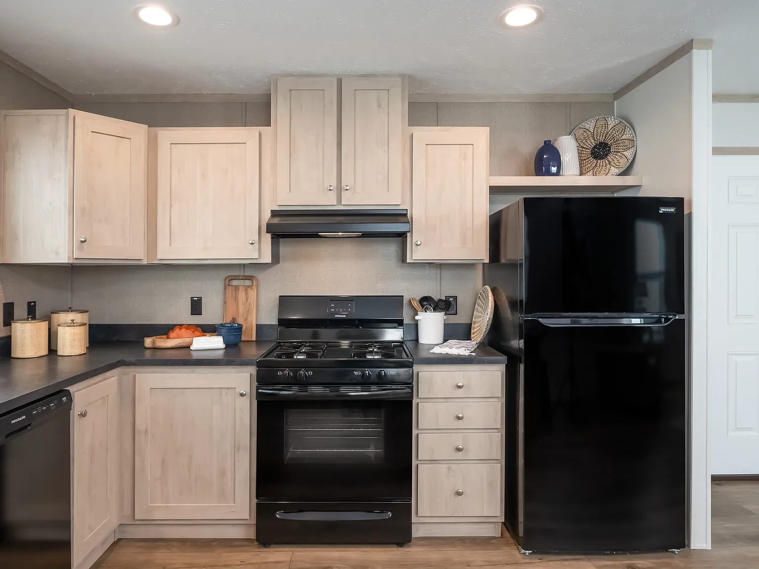 3 bed, 1216 sqft, $1,439 — Photo 3