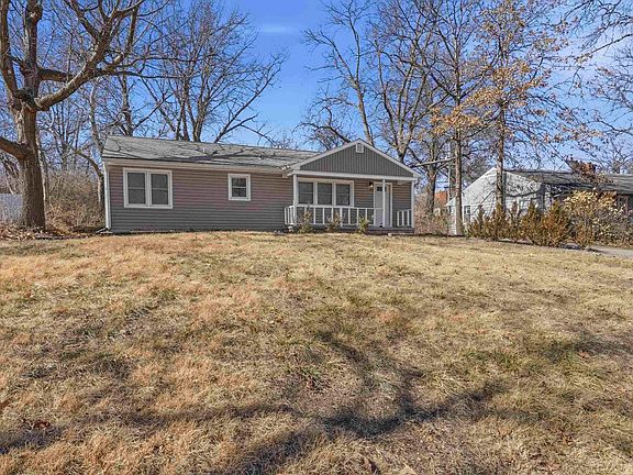 3rd image of 417 Wickham Rd