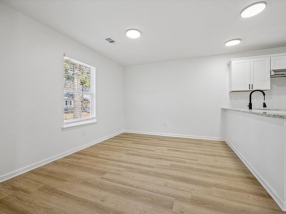 4th image of 3074 Waynoka Ave