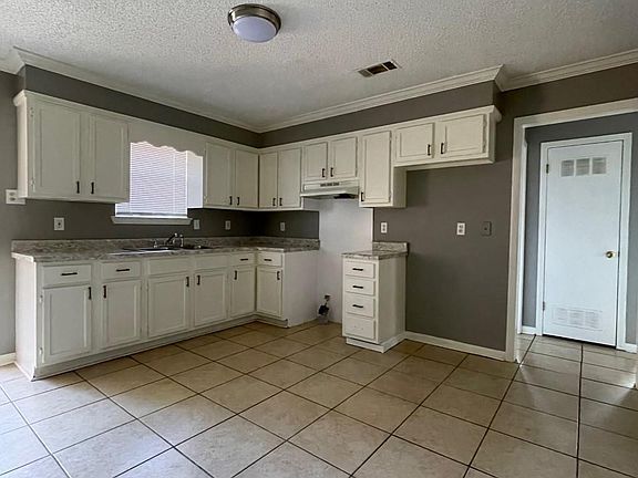 5th image of 5217 Southboro Ct