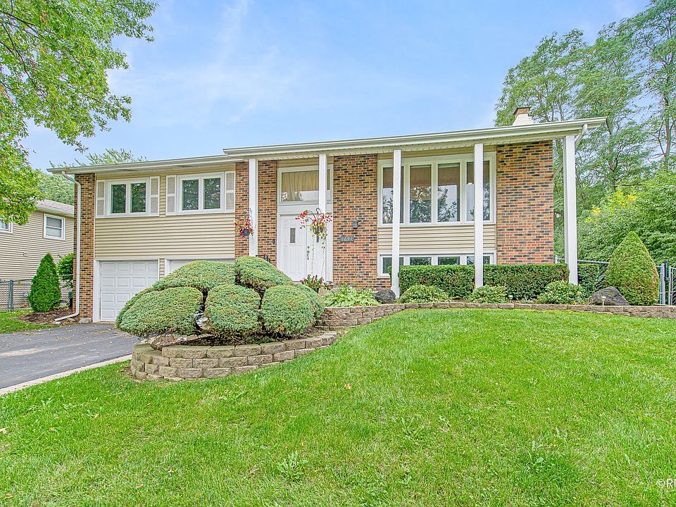 1st image of 1691 Roosa Ln
