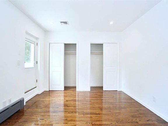 5th image of 3020 Richmond Ter