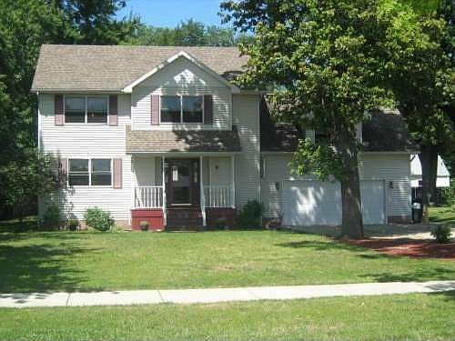 1st image of 15122 Vivian St