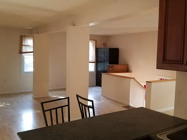 486-488 S Goodman St — Photo 11