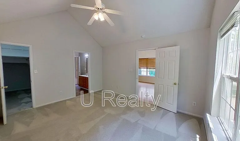 8327 Southgate Commons Dr — Photo 8