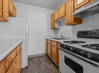 Six Trails Apartments - Saline, MI, Saline, MI 48176