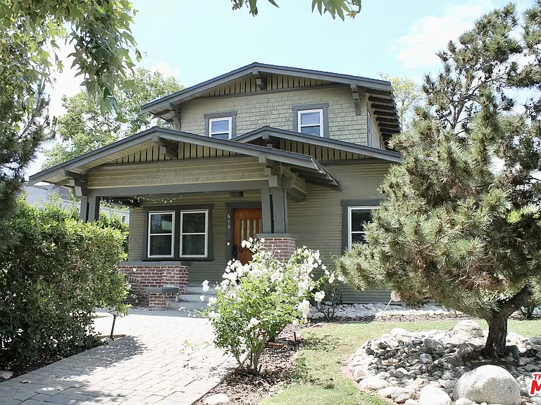 613 N Lucerne Blvd — Photo 1