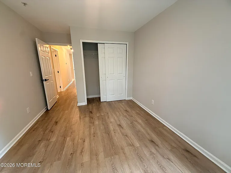 30 Oxford Ct — Photo 17
