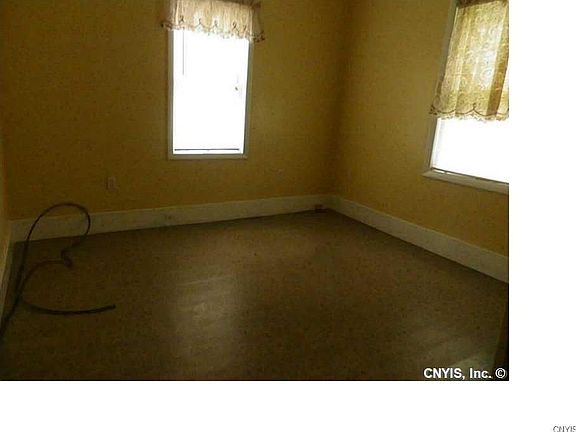 4th image of 114 Potter Ave