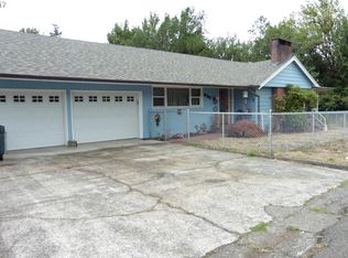 835 6th St, Myrtle Point, OR 97458