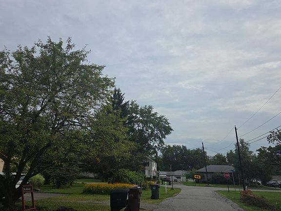 4th image of 4890 Oroszy Ave