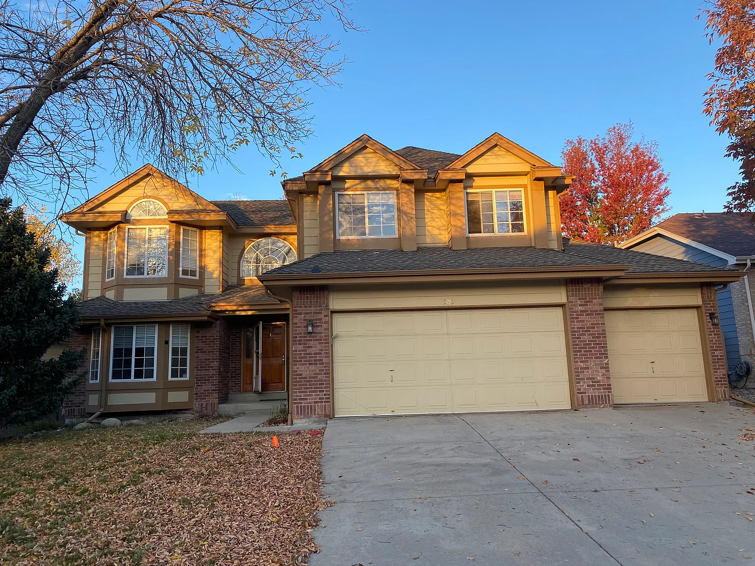 5 bed, 3.5 bath, 3498 sqft, $3,800 — Photo 2