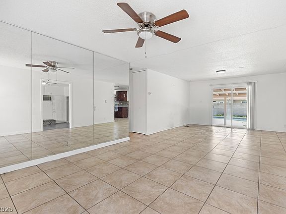 5th image of 2909 Merritt Ave