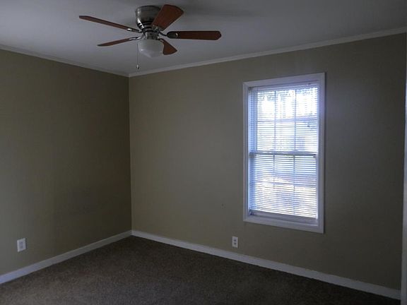 5th image of 48 Kingwood Gardens Dr