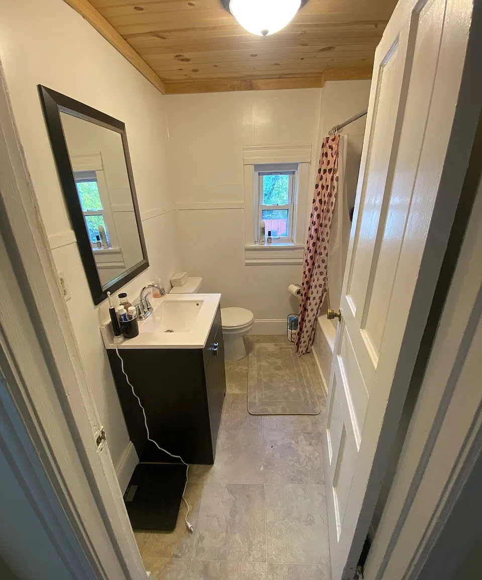 1020 E 6th Street - 2 — Photo 3
