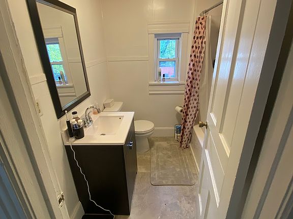 3rd image of 1020 E 6th St #2