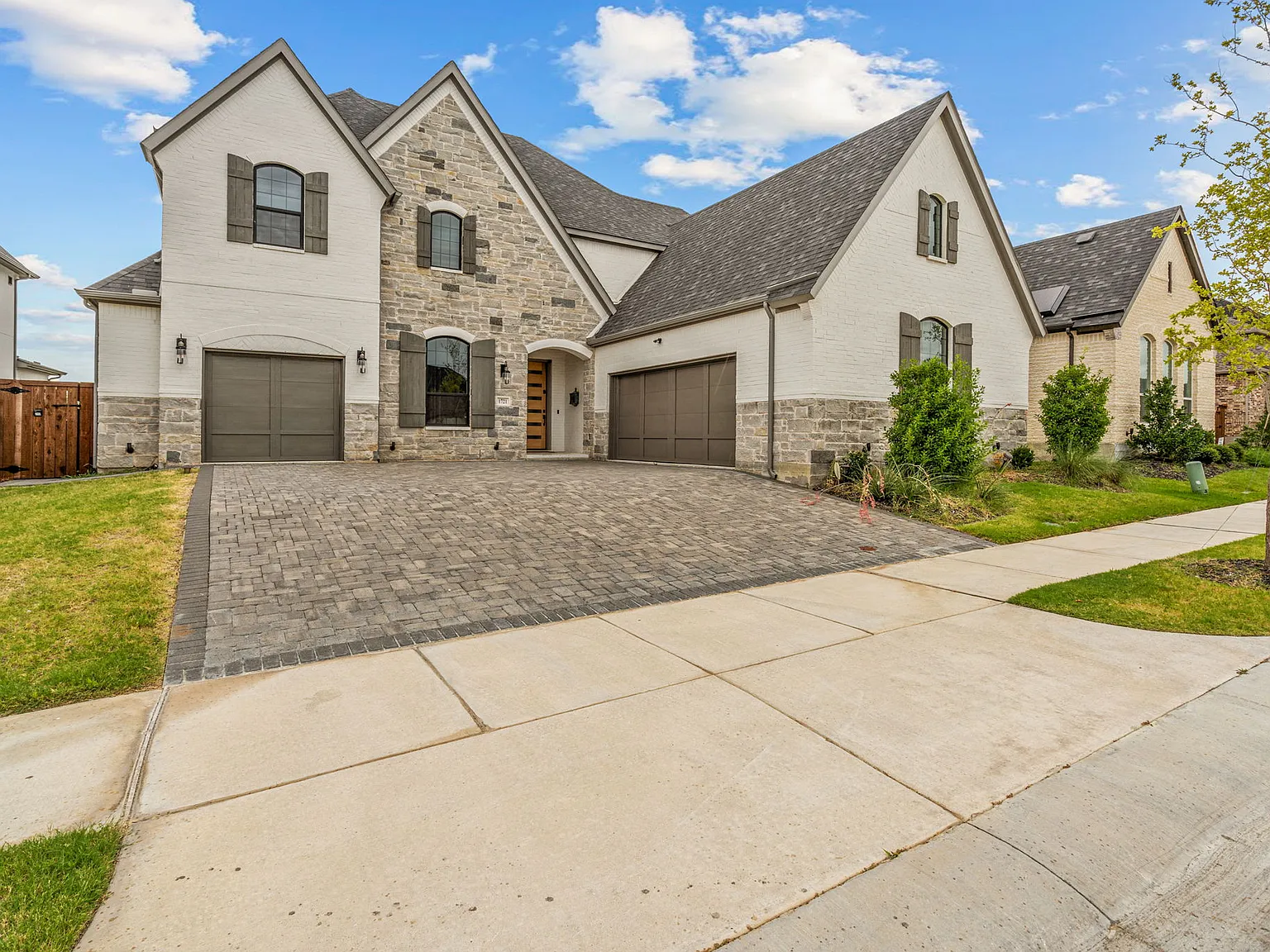 5 bed, 5.5 bath, 4266 sqft, $5,900 — Photo 1