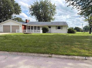 300 E Mayfair Ln, Hartford City, IN 47348