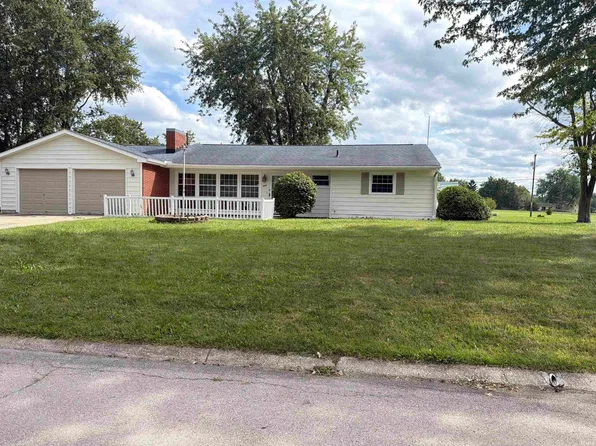 300 E Mayfair Ln, Hartford City, IN 47348