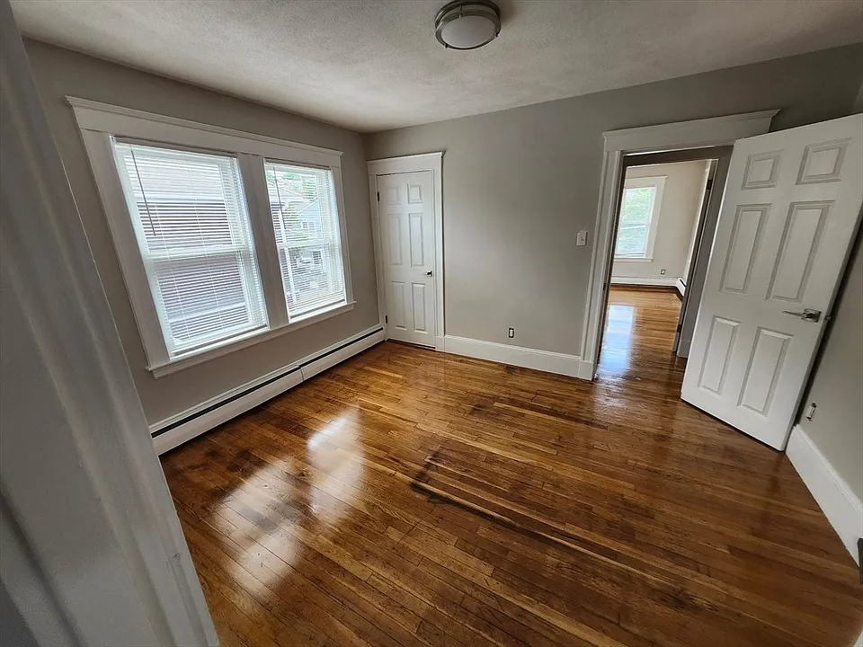 115 Clarence St #2