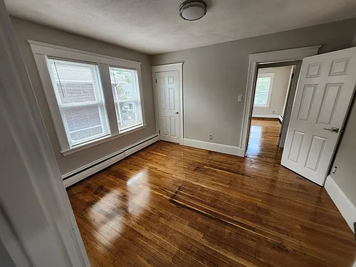 115 Clarence St #2 Photo 1