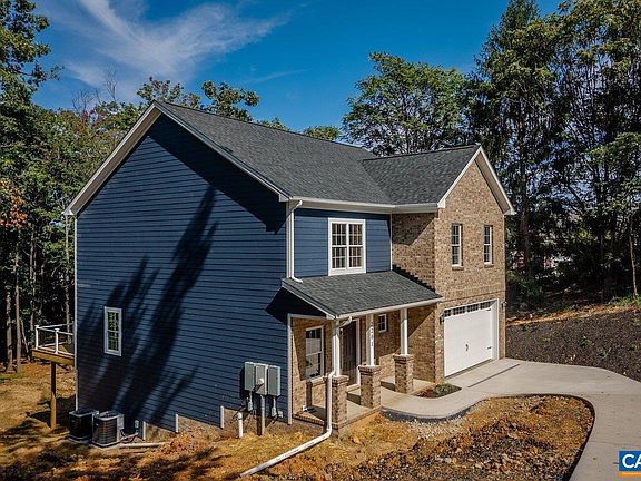 4th image of 2201 Pearl Ln