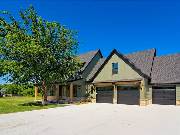 12 McDole Ln, Bella Vista, AR 72715